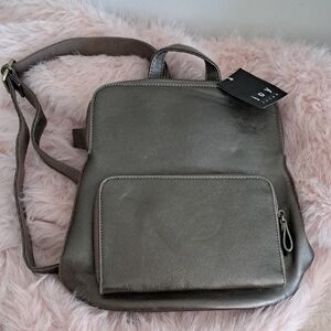 JOY SUSAN Stylish METALLIC Gray Backpack